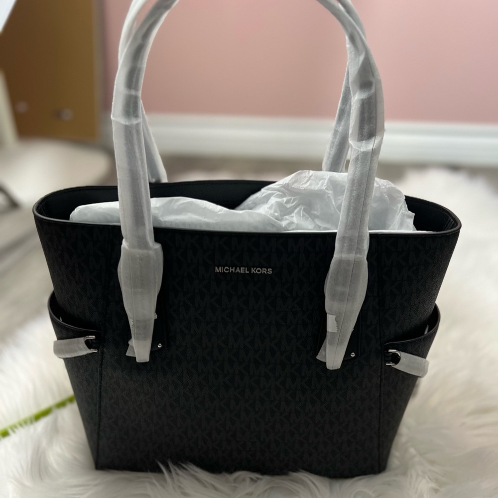 Michael Kors Jet Black Logo bag✨brand new - Picture 13 of 13